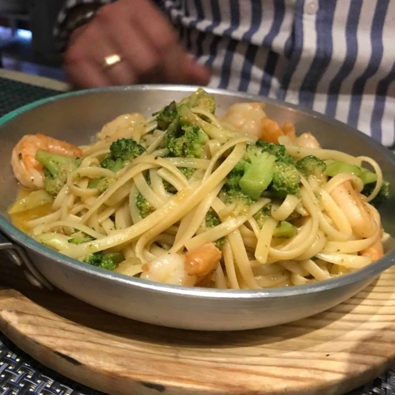 Linguini con Camaron y Brócoli