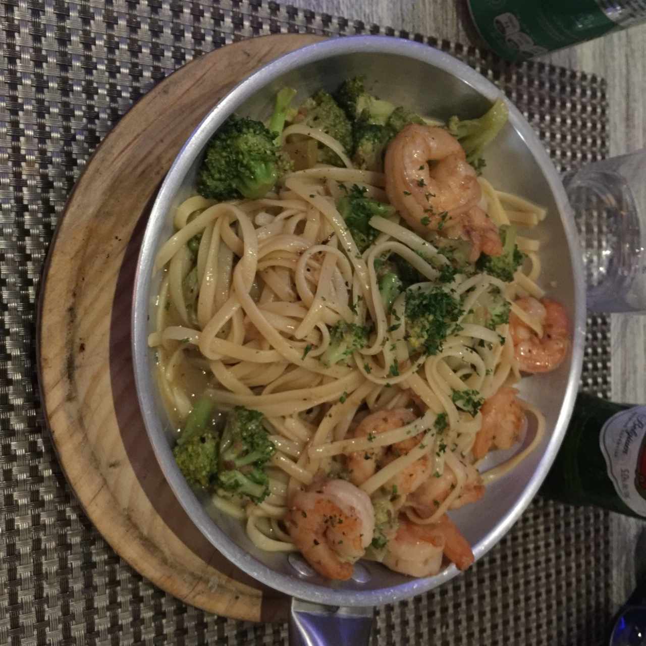 Linguini con Camaron y Brócoli