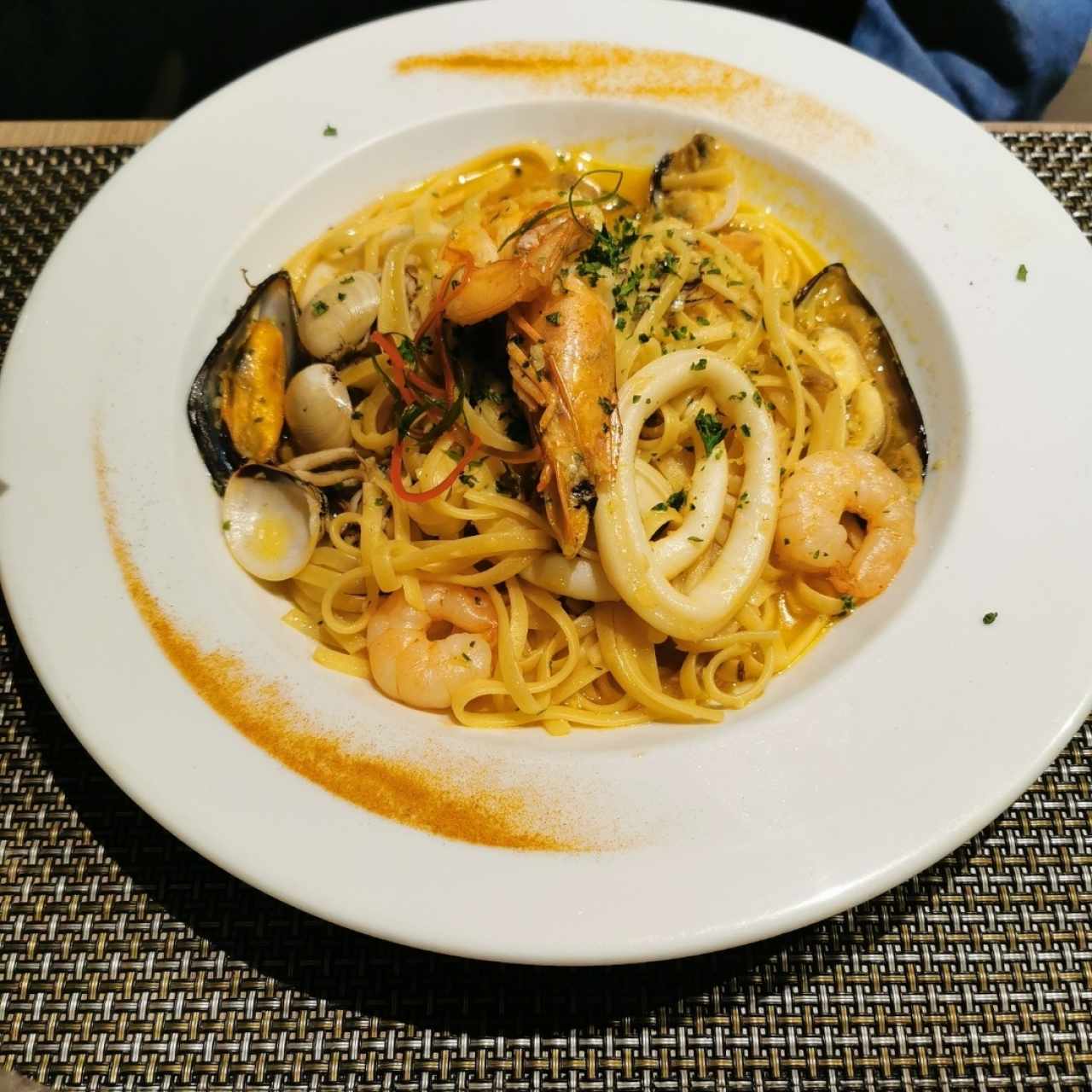 Linguinni Frutti Di Mare