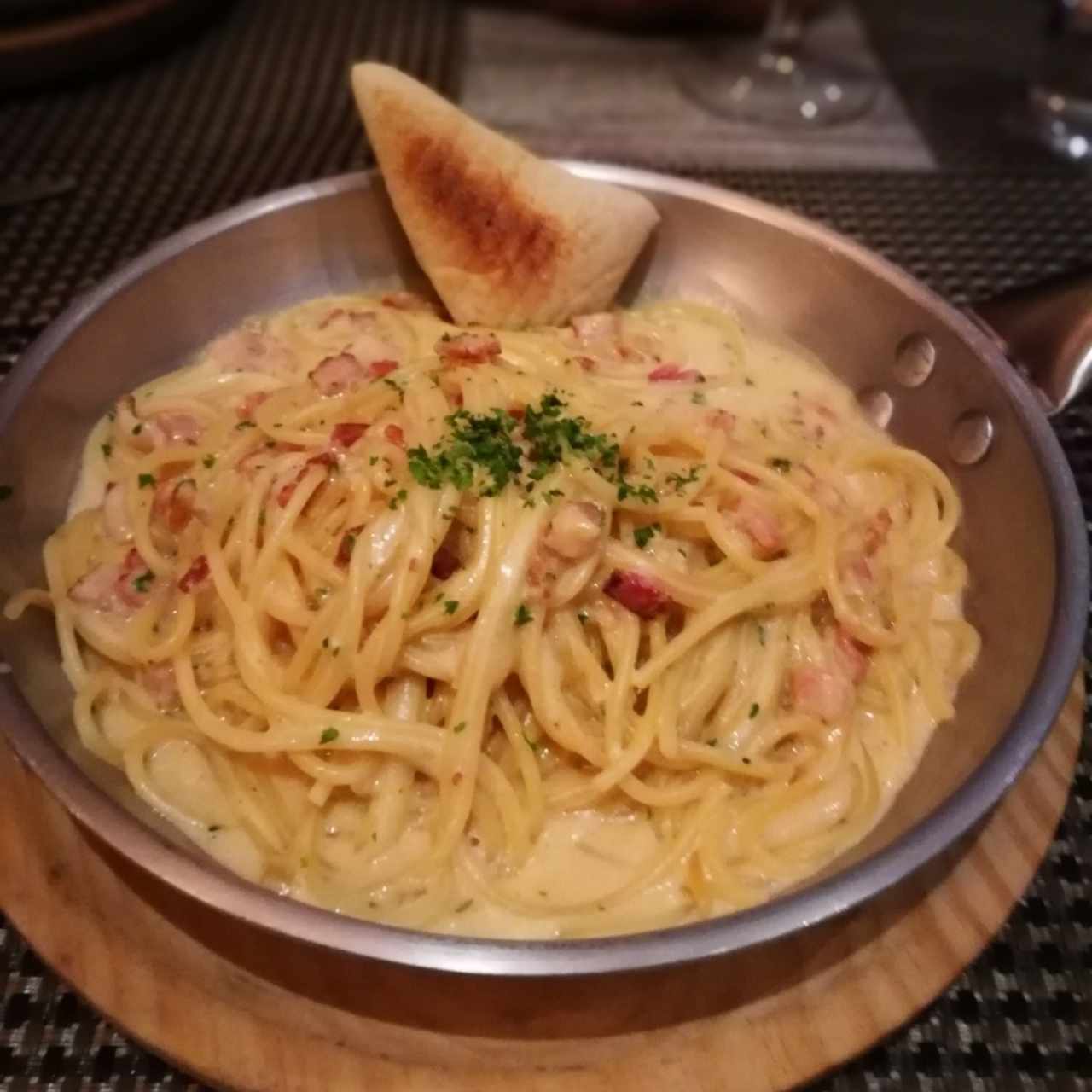 spaghetti a la carbonara