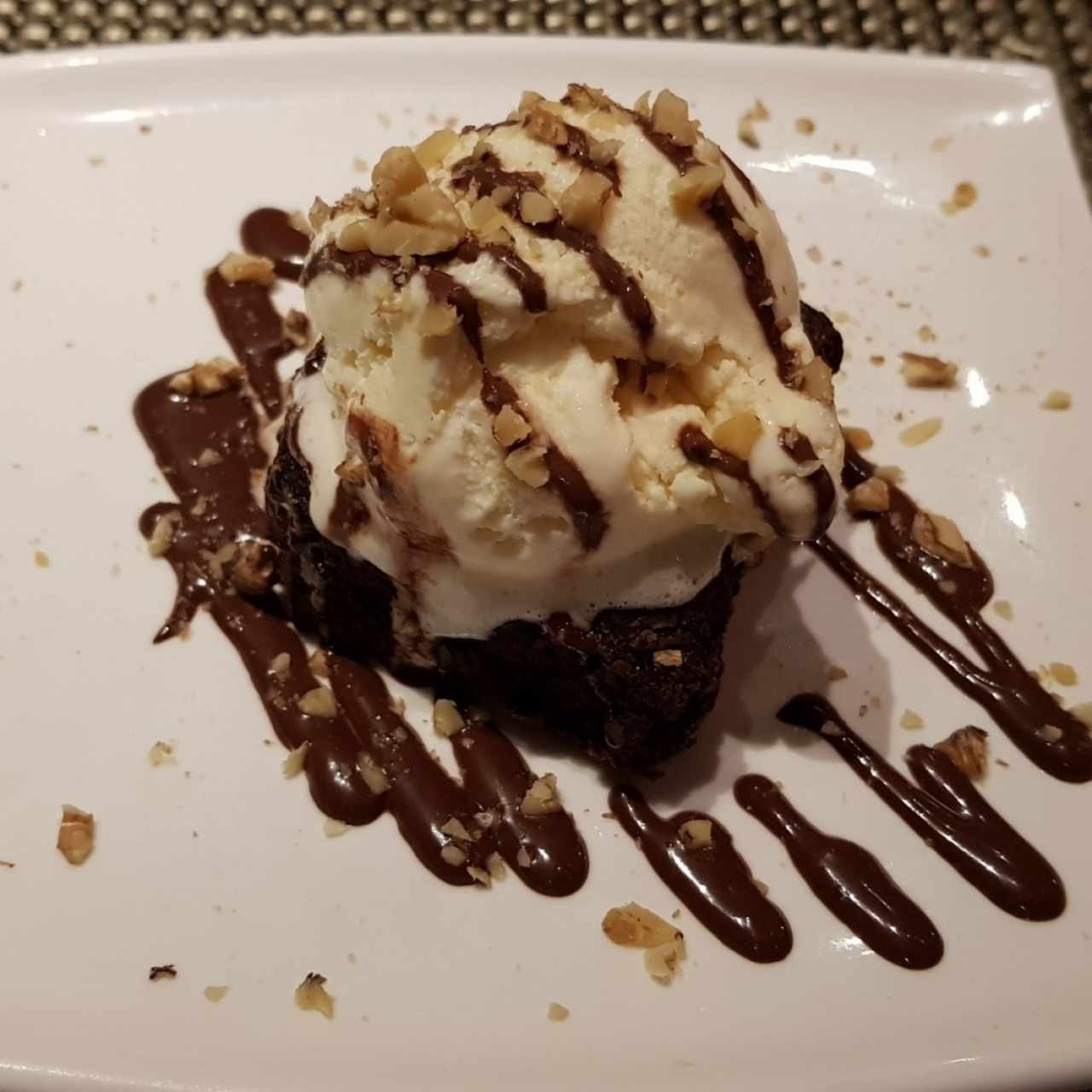 Postres - Brownie con Helado