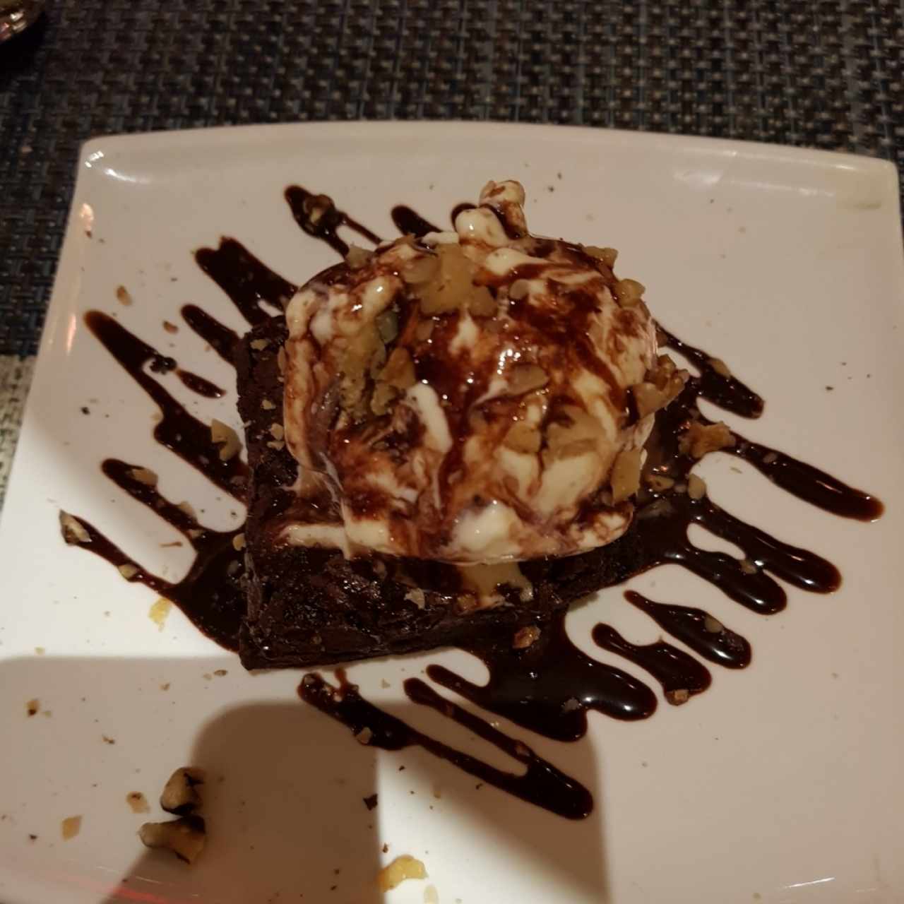 Postres - Brownie con Helado