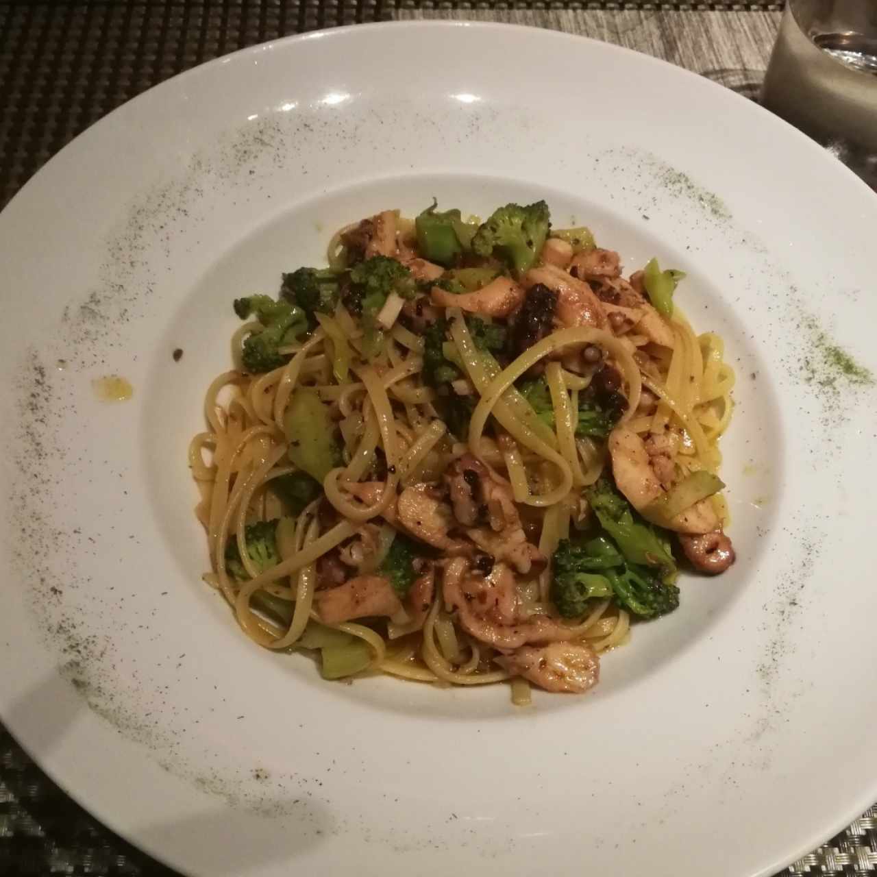 Linguini con Pulpo y Brócoli