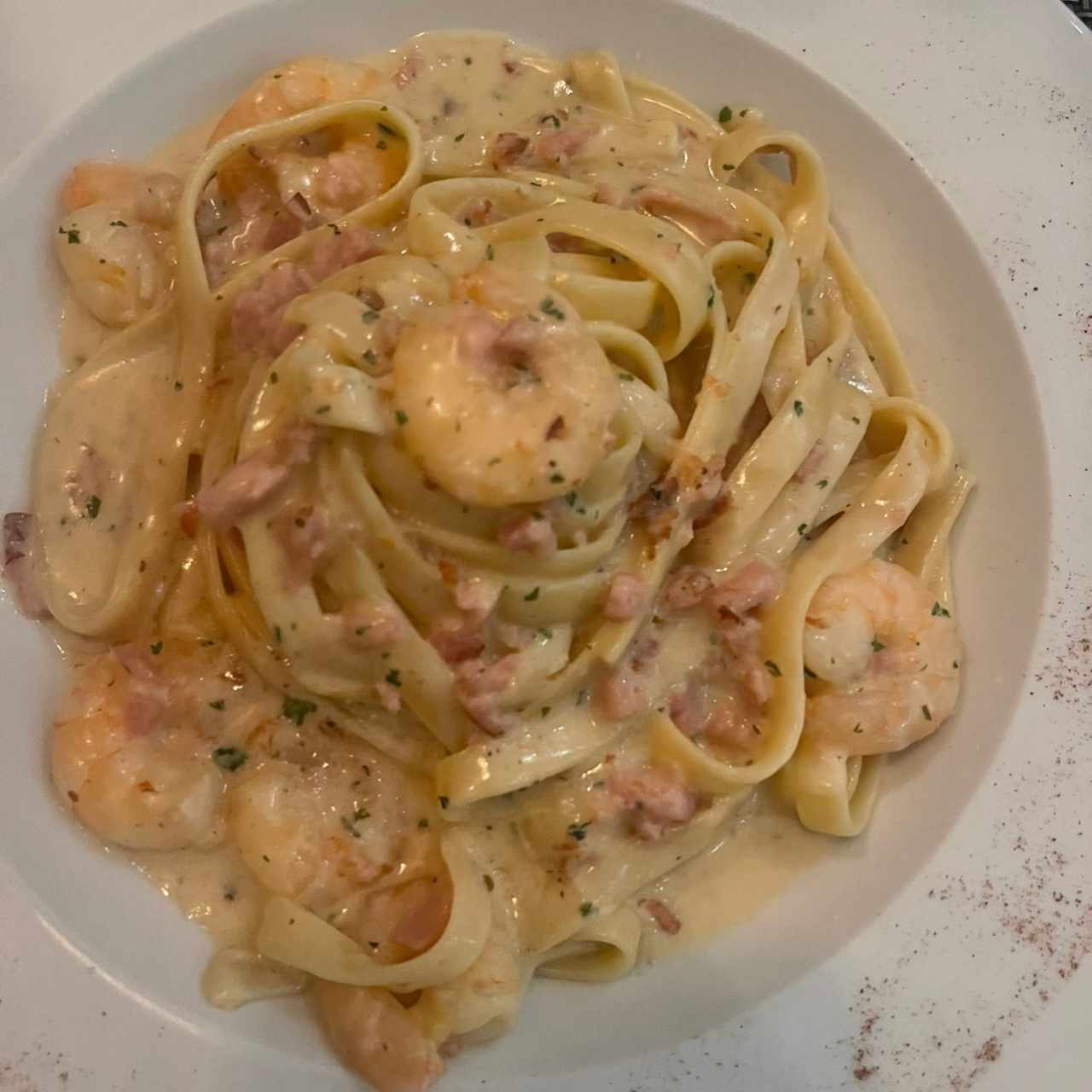 Fetuccini carbonara + camaron 