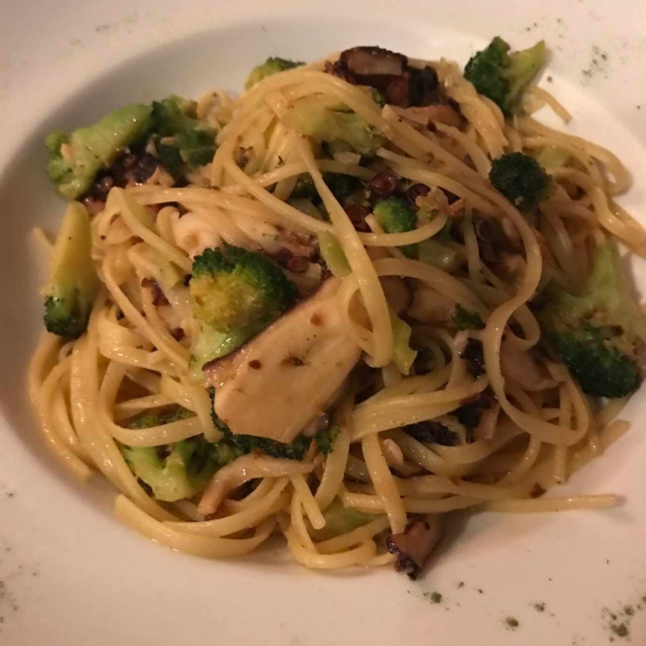 Linguini con Pulpo y Brócoli