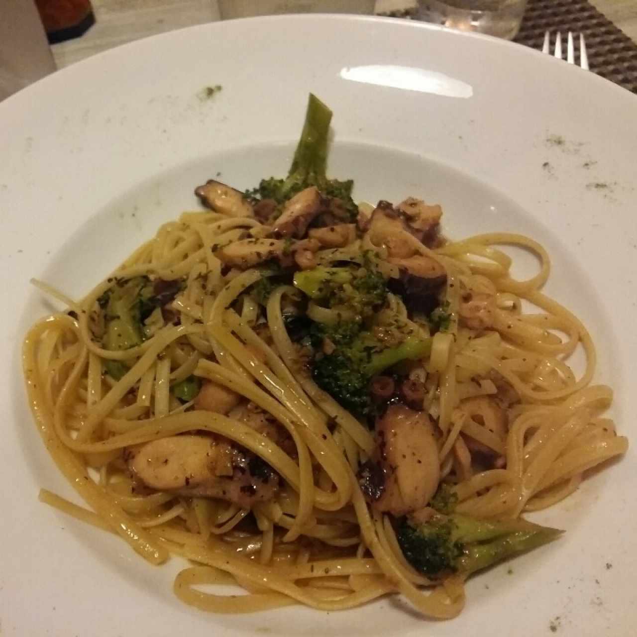 Linguini con Pulpo y Brócoli