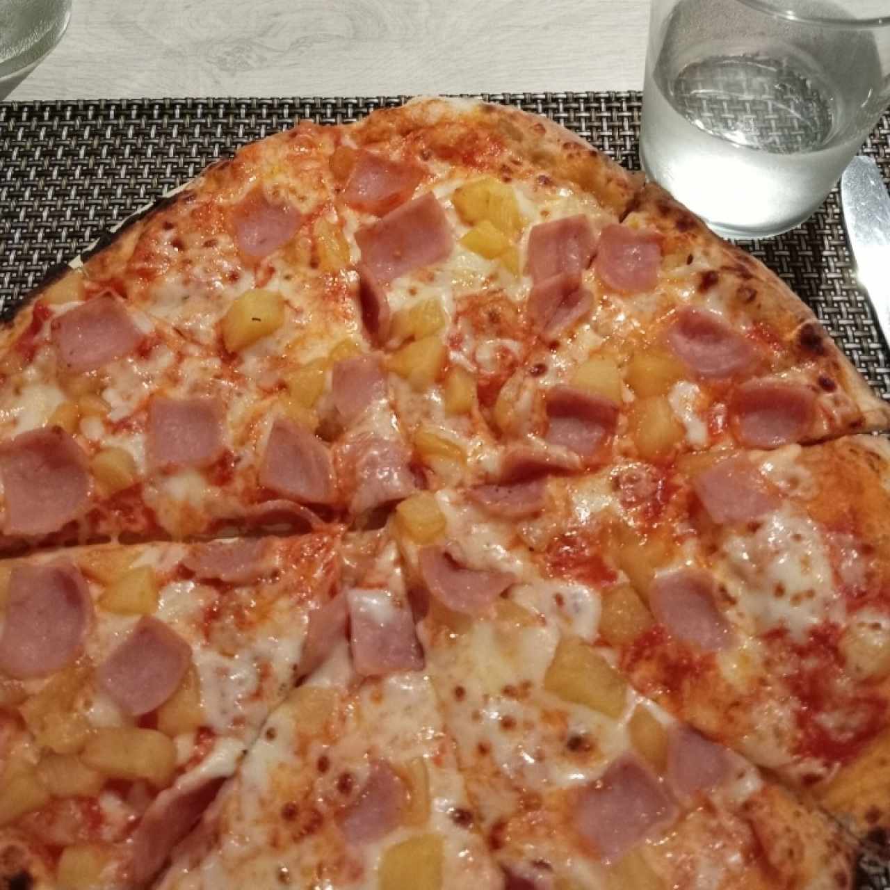 Pizza Hawaiana
