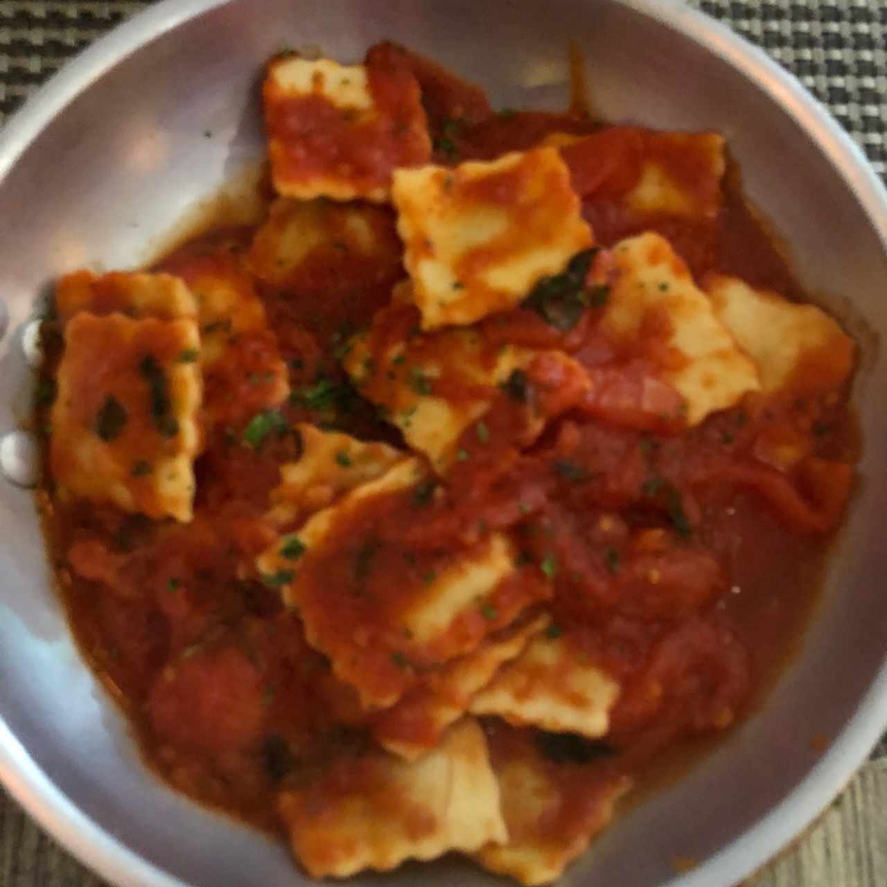 Ravioli de Carne Salteado Al Fileto Di Pomodoro