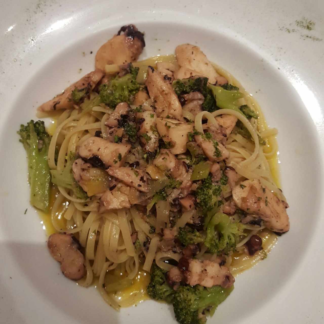 Linguini con Pulpo y Brócoli