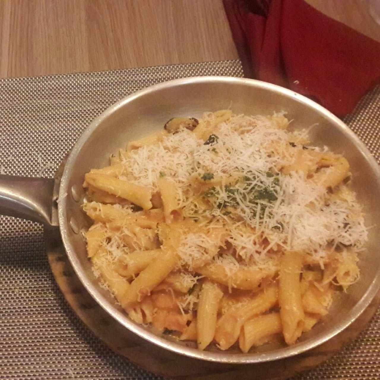 penne con salmon 