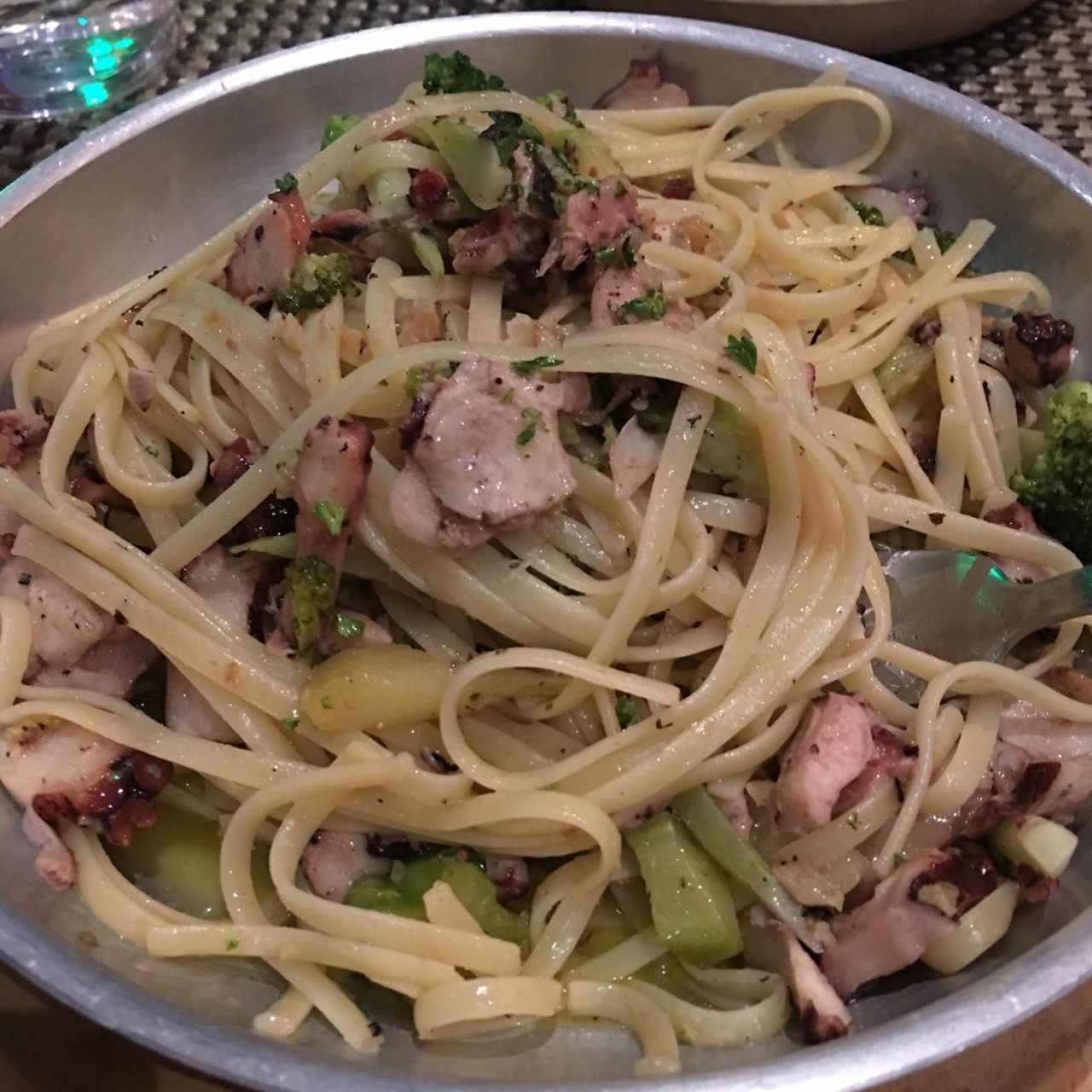 Linguini con Pulpo y Brócoli