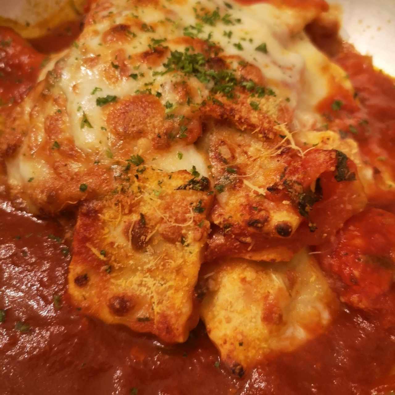 Ravioli de Carne Salteado Al Fileto Di Pomodoro