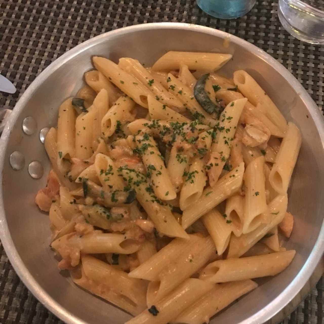 Penne con Salmon y Zuchinni