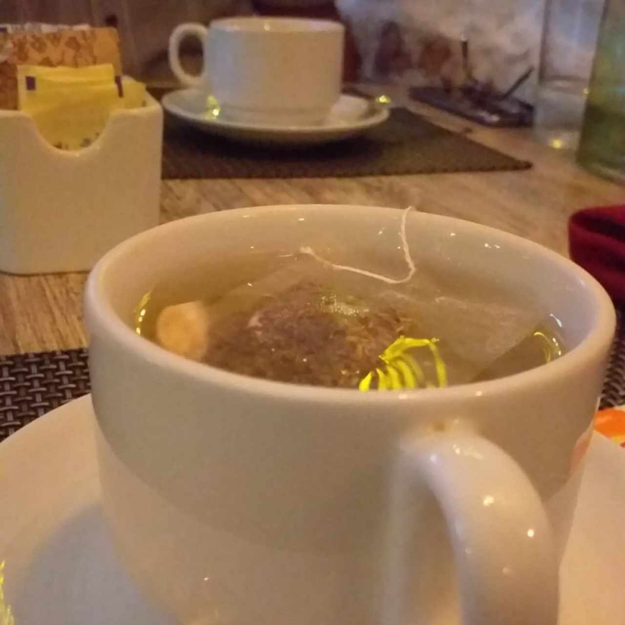 un rico té después de la cena 