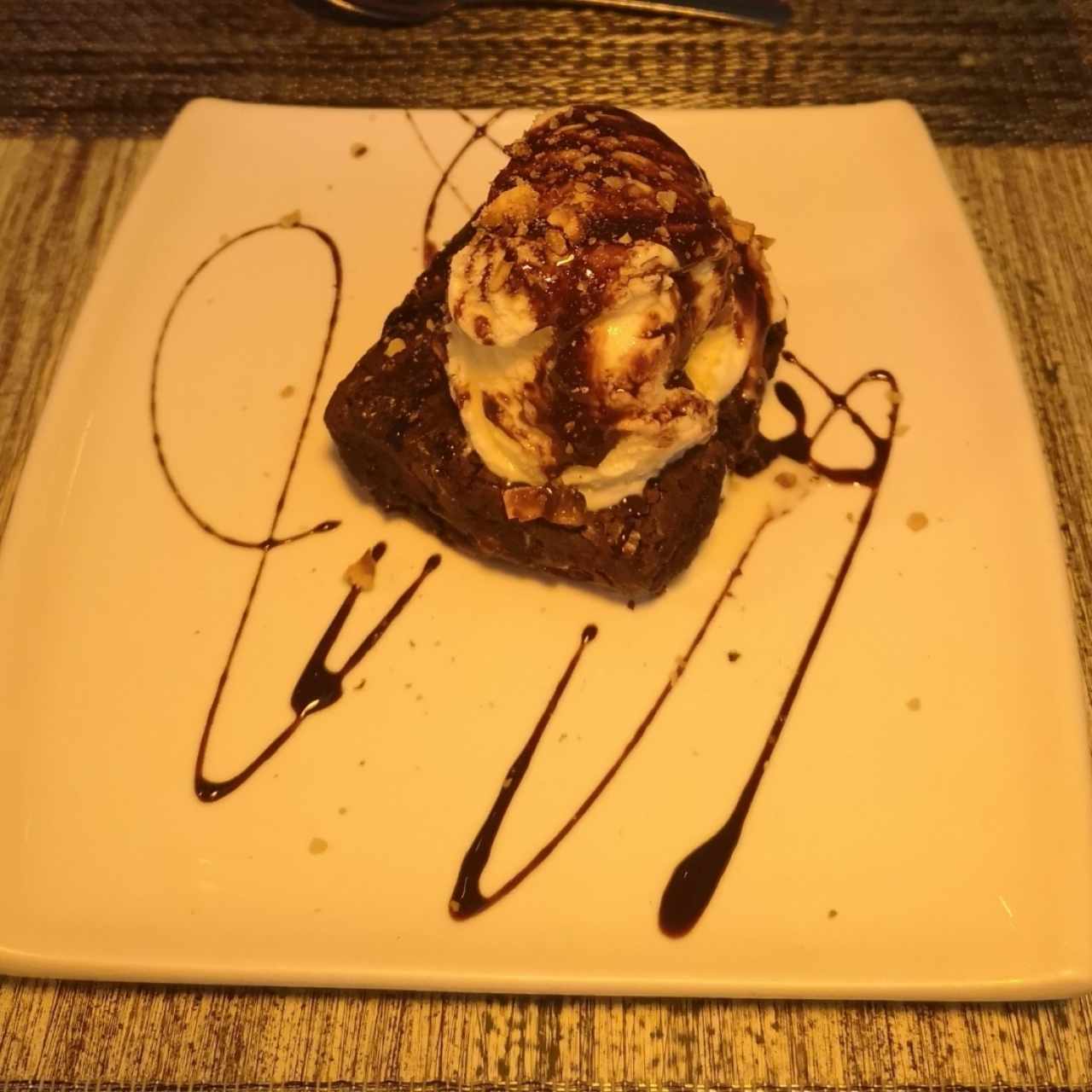 Brownie con helado