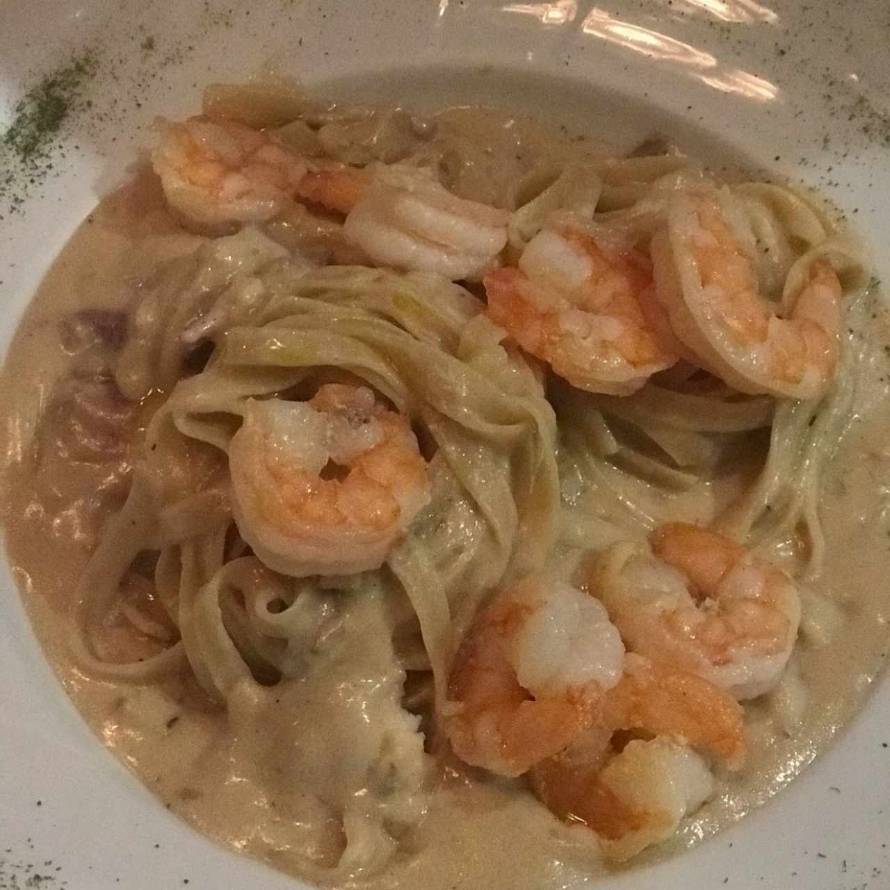 Fettuccine a la Strega con camarones