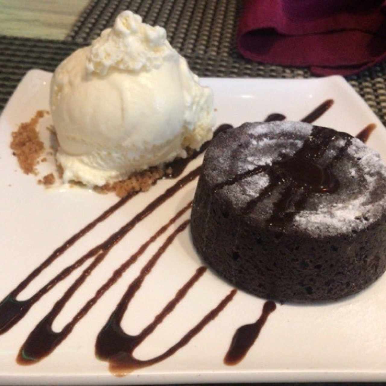 Fondant de chocolate con helado de vainilla