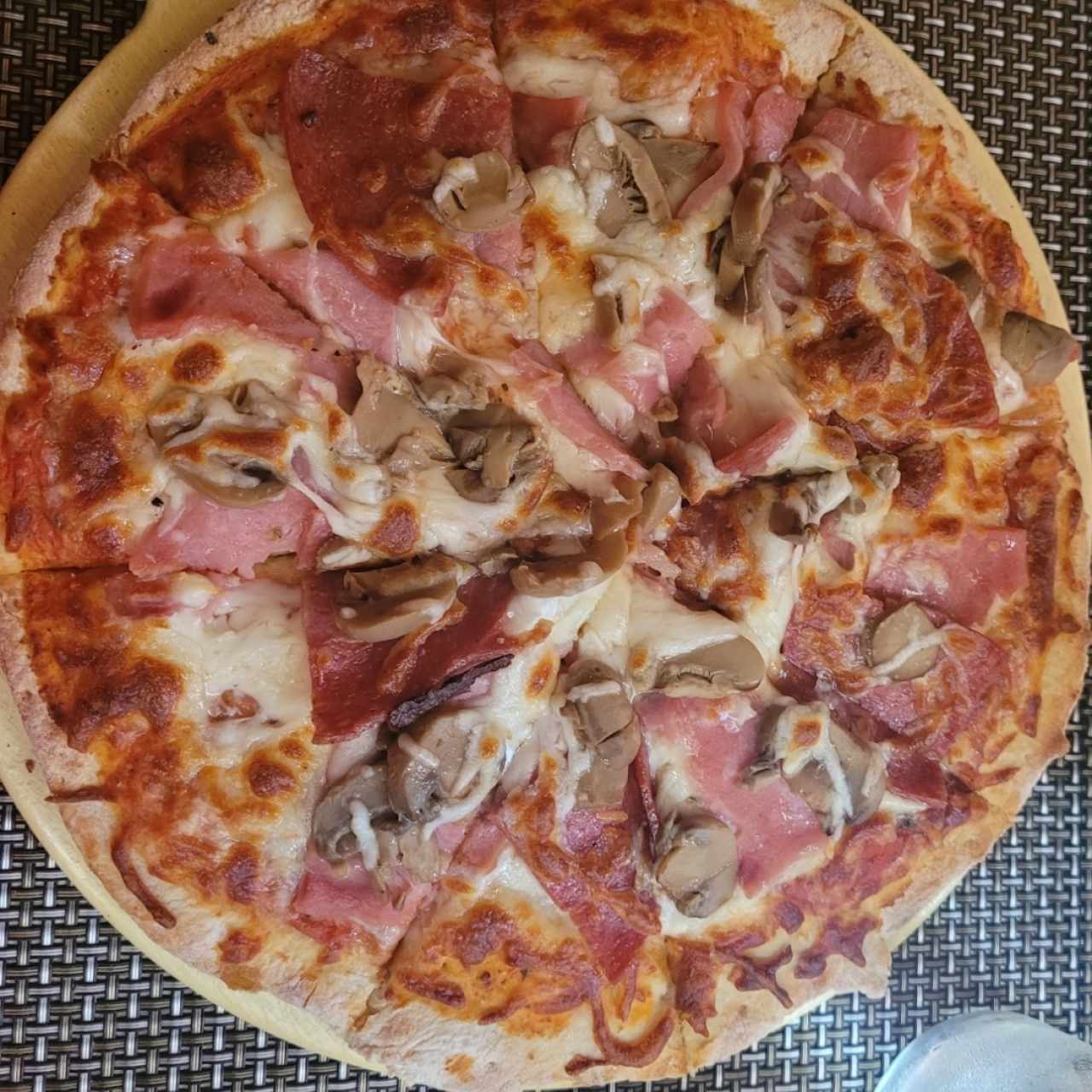 Pizza Caprichosa