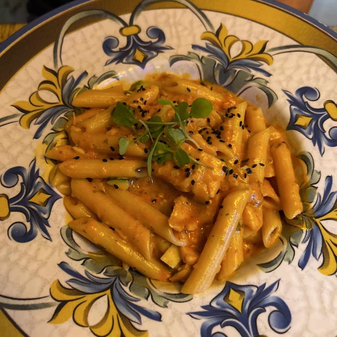 Penne con Salmón y Zucchini