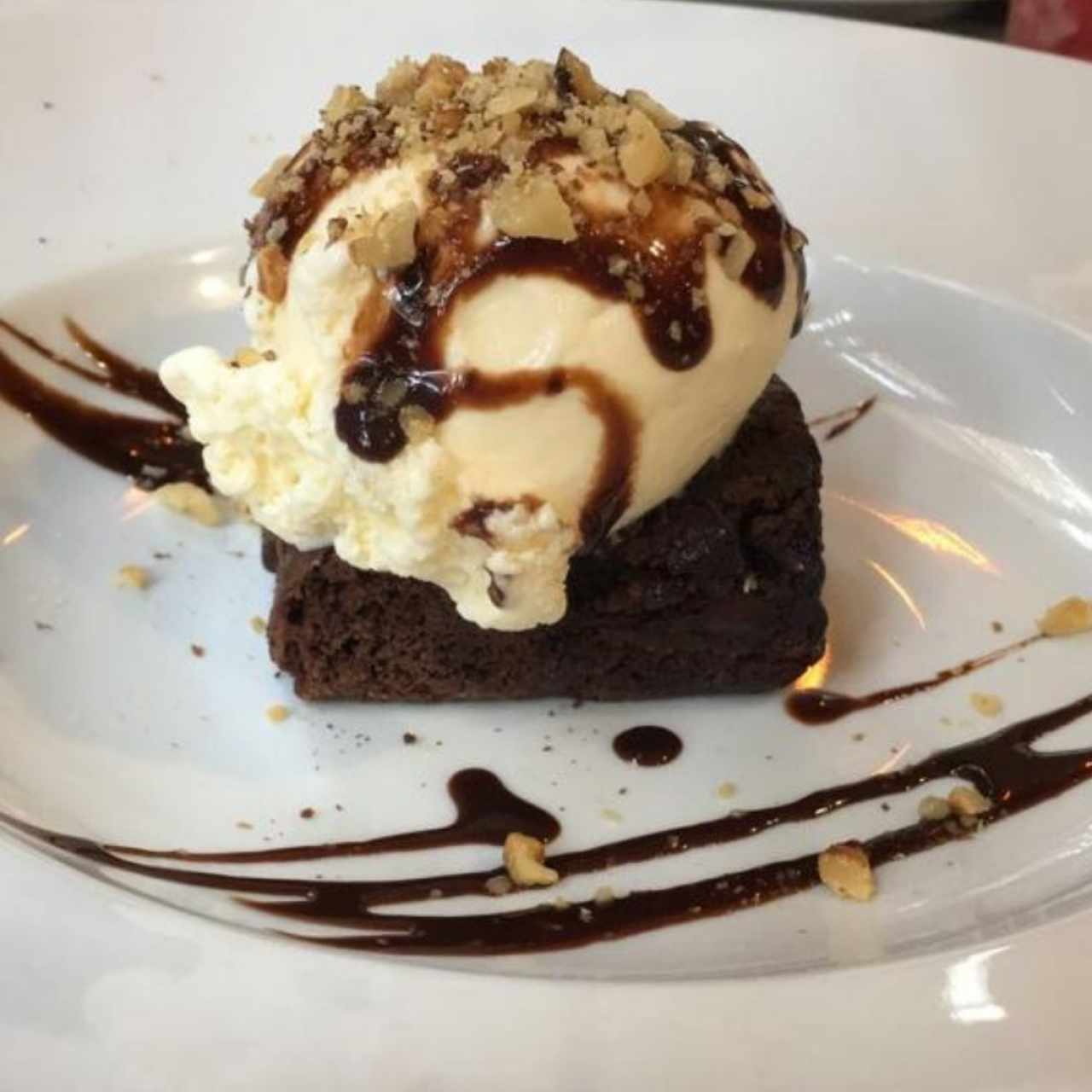 Brownie con helado 