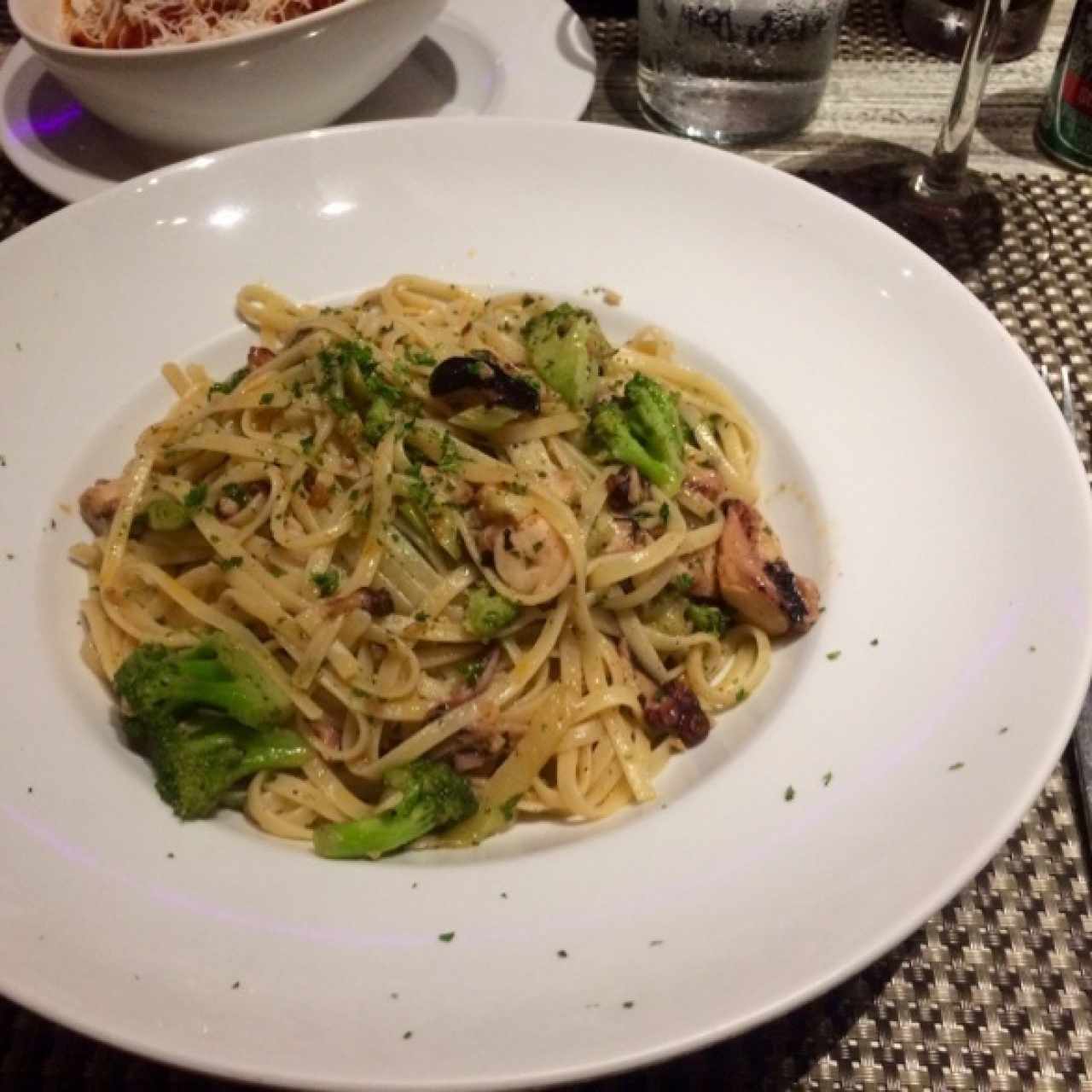 Linguini con Pulpo y Brócoli