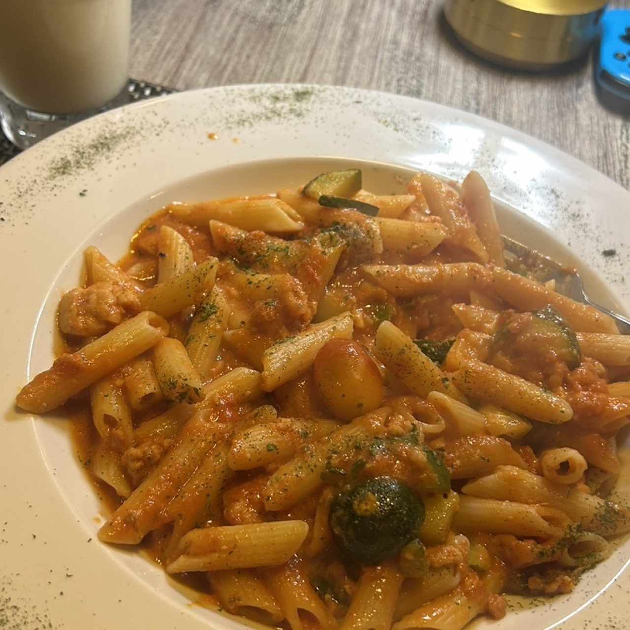 Penne con Salmón y Zucchini