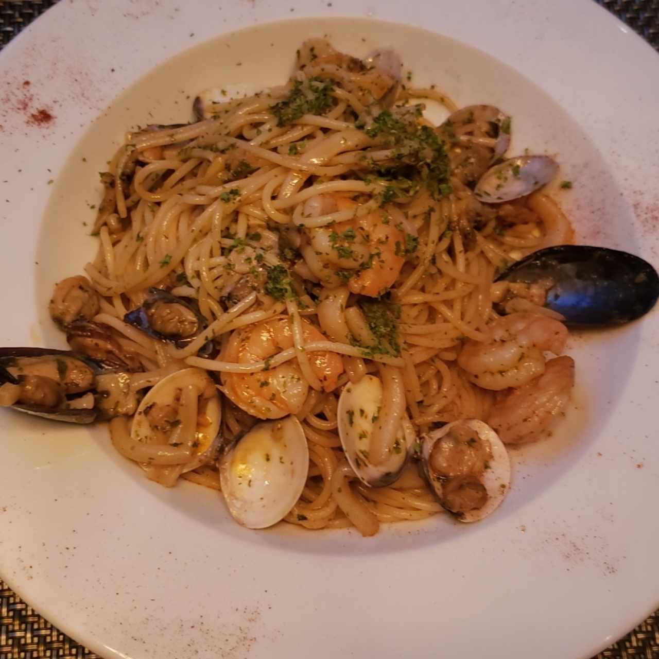 spaguetti fruti di mare