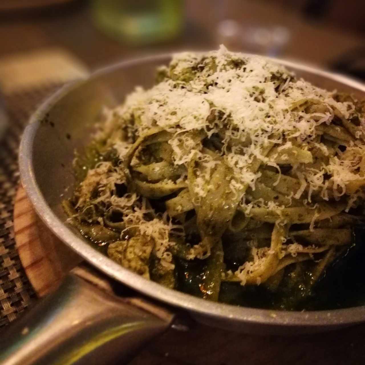 Fettuccine al Pesto con pollo