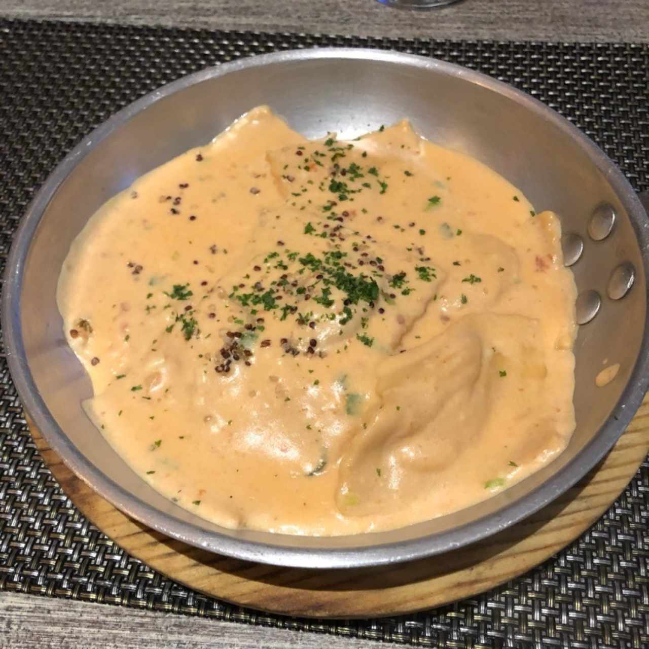 ravioli salmon ahumado