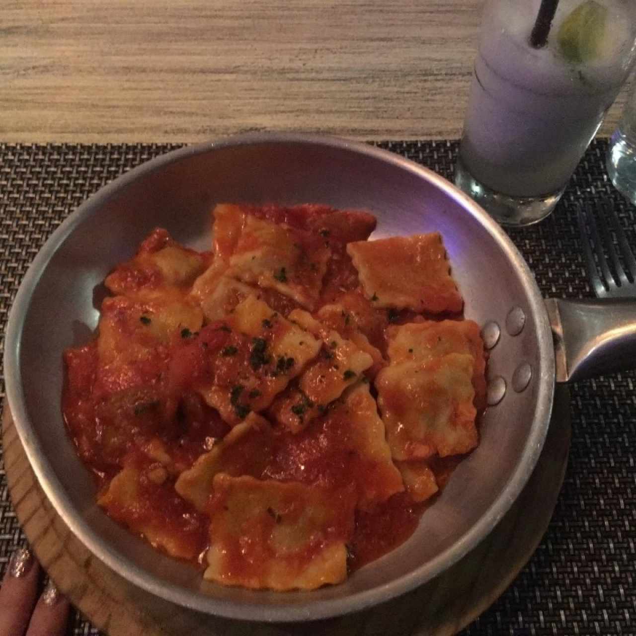 Ravioli de Carne Salteado Al Fileto Di Pomodoro