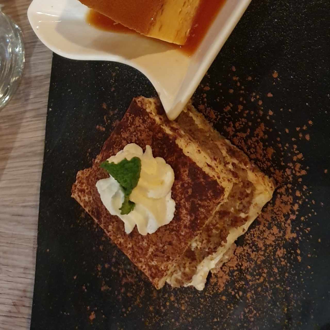 tiramisú (parte del trío de postres para degustar)