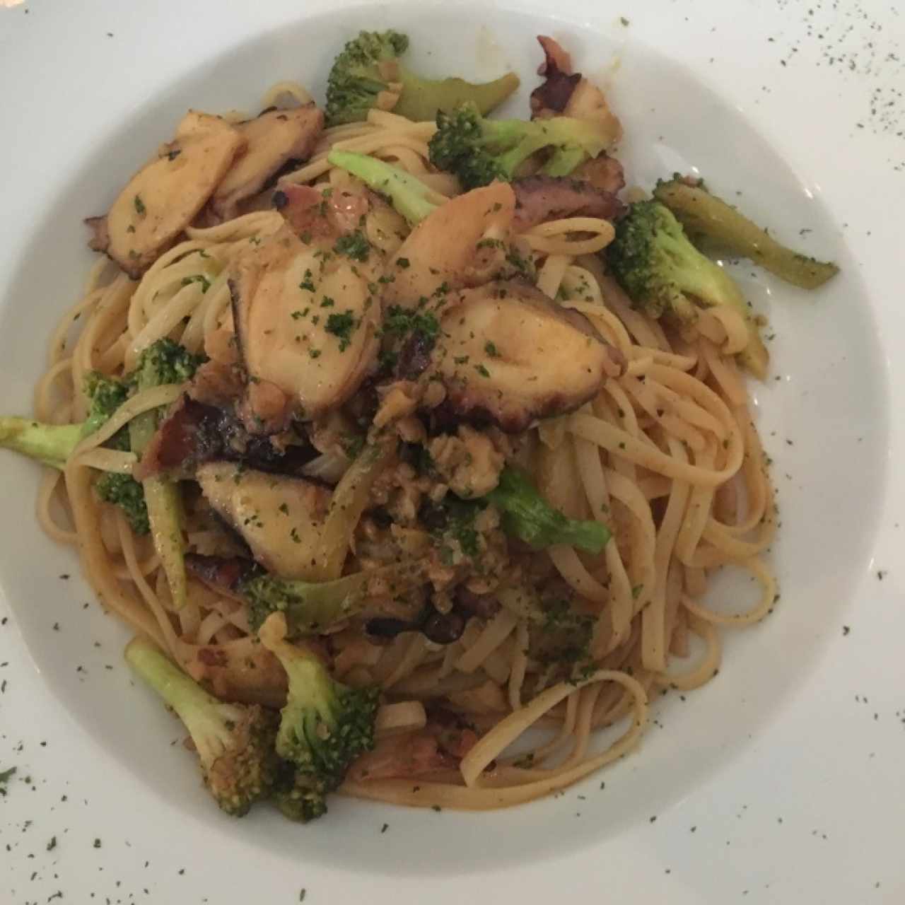 Linguini con Pulpo y Brócoli