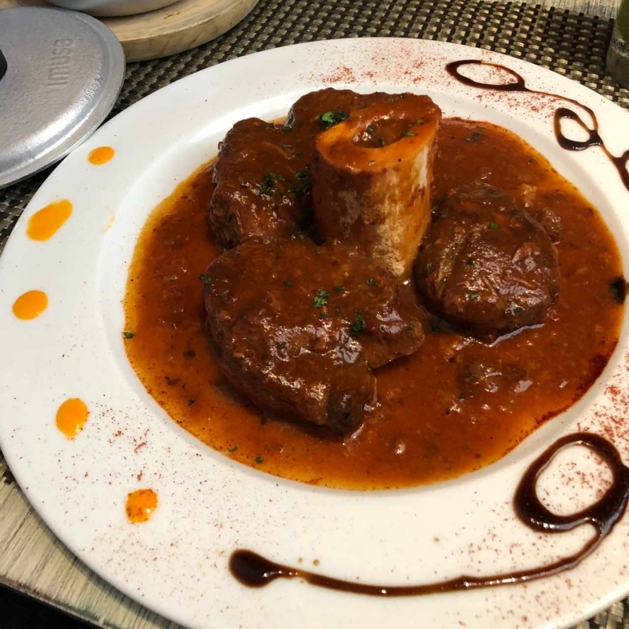 Ossobuco de Res con Linguini a la Crema