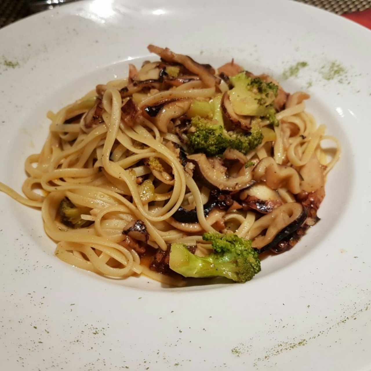 Linguini con Pulpo y Brócoli