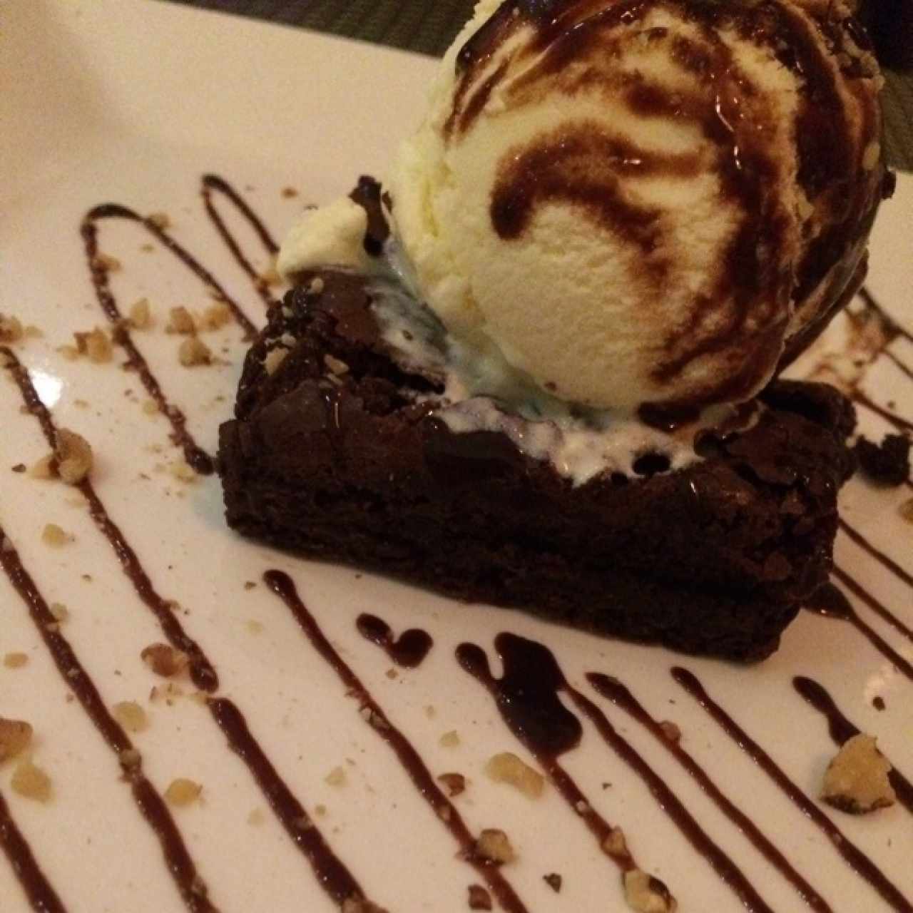 Postres - Brownie con Helado