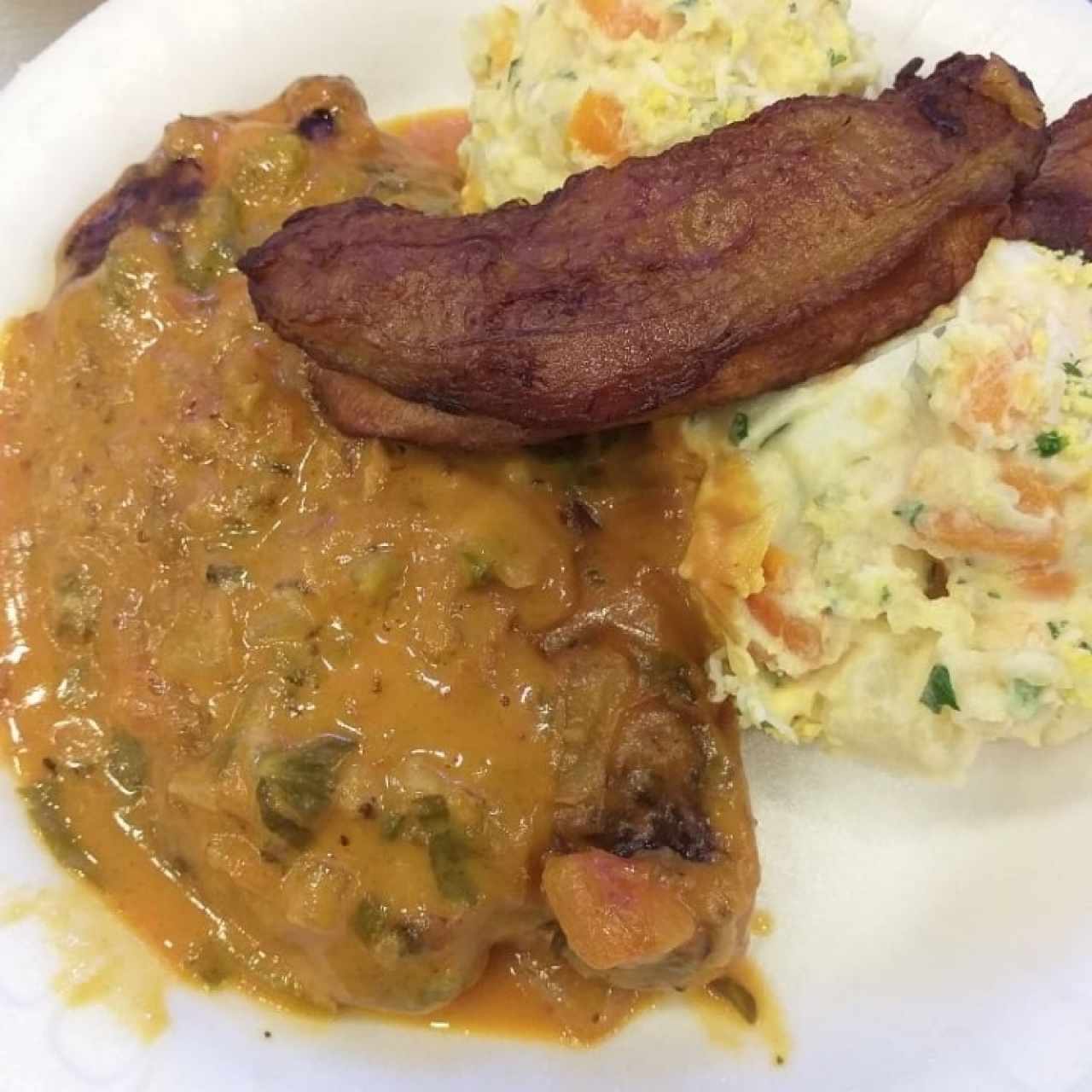 filete de pescado en salsa de coco