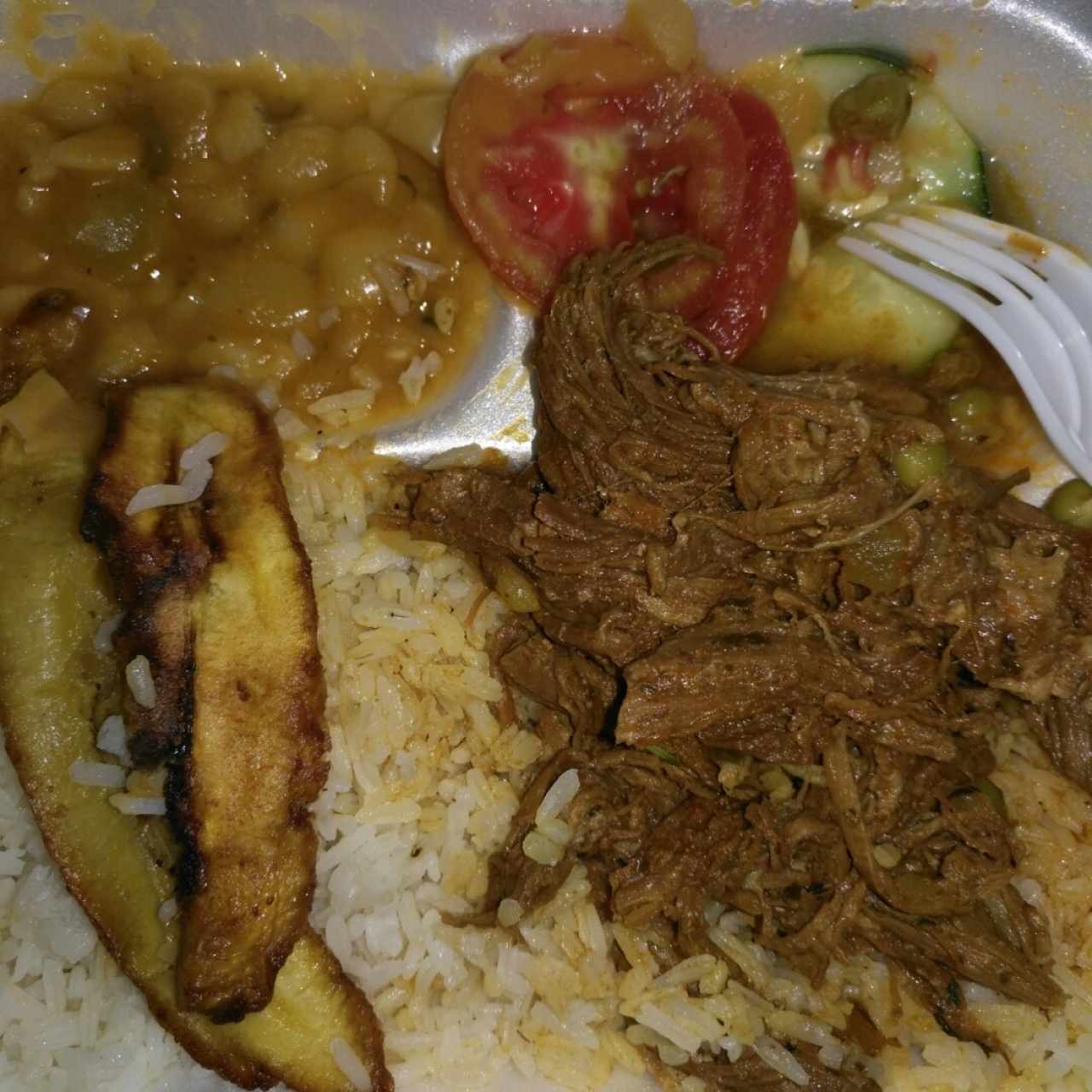 Combo de ropa vieja