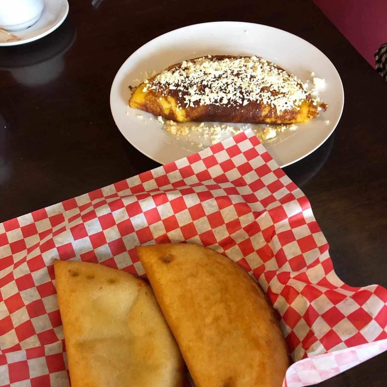 Cachapas - Tradicional + Empanadas (Dominó y Platano con queso).