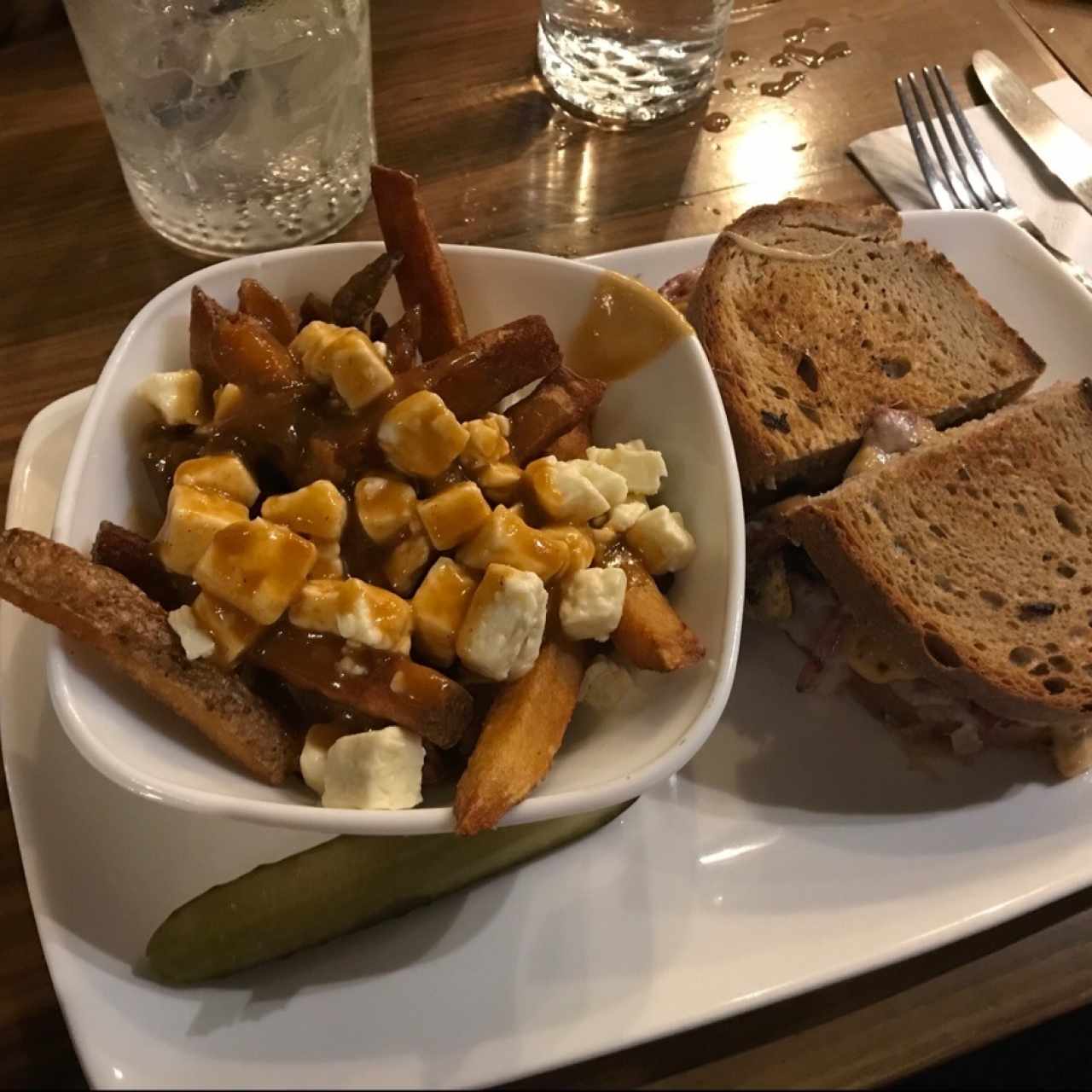 Reuben + Poutine, una delicia!