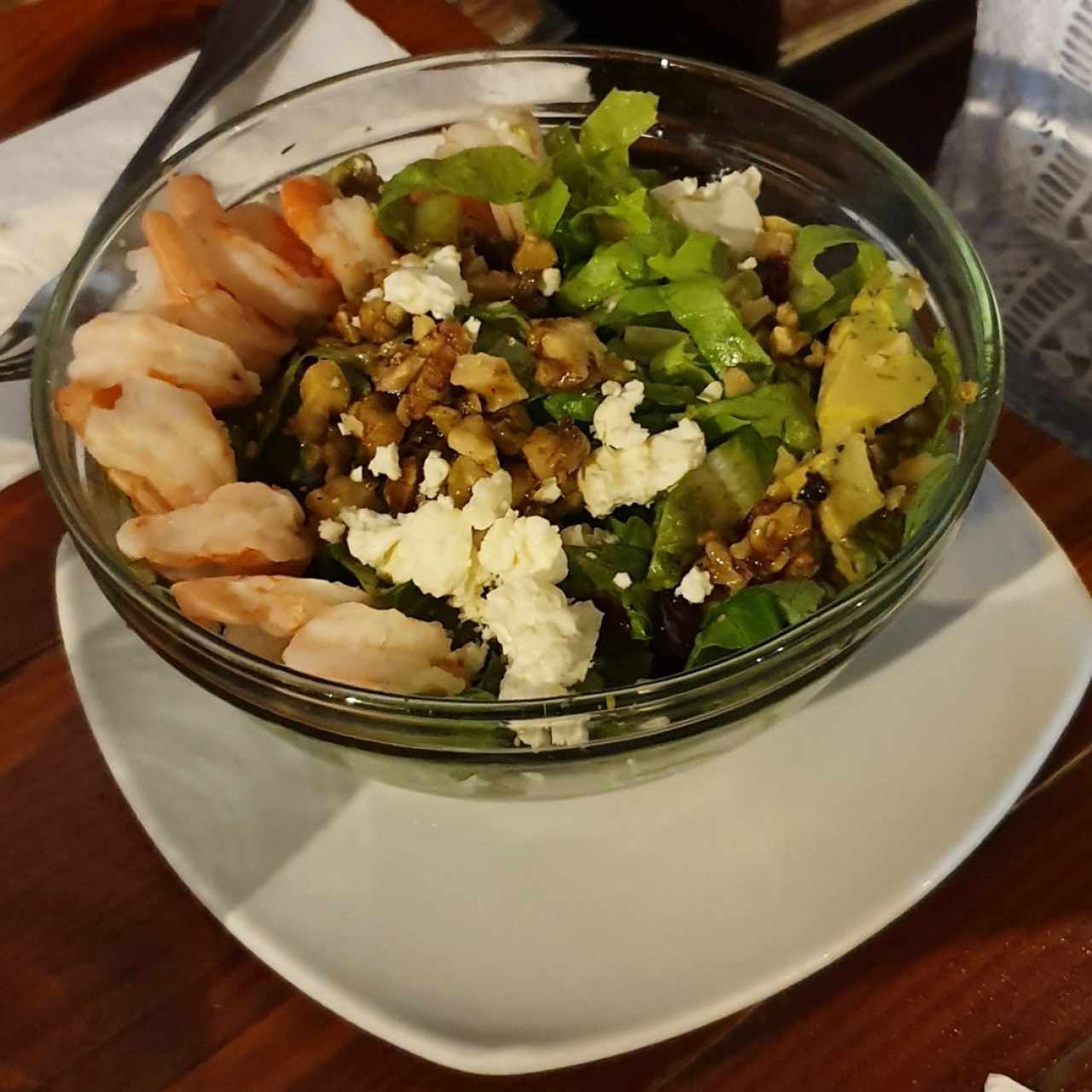 ensalada con camarones