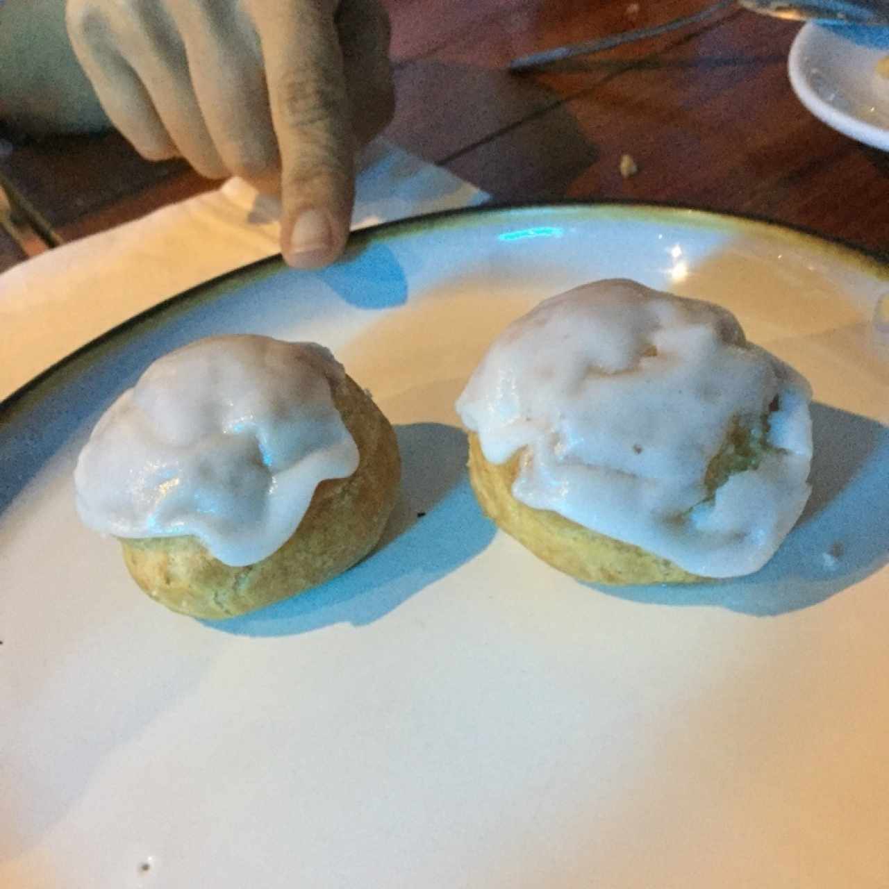 Profiteroles de crema pastelera 