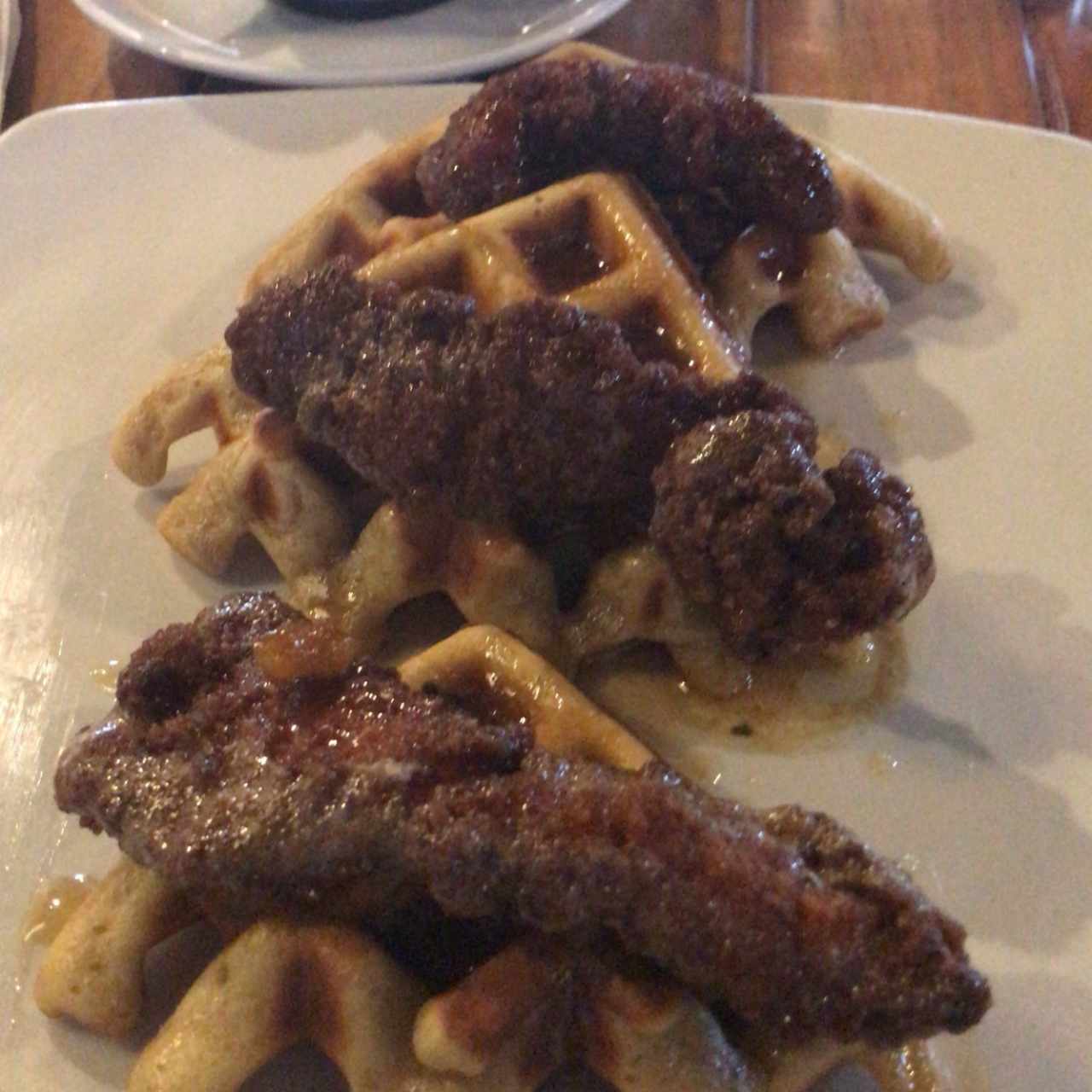 pollo & waffles