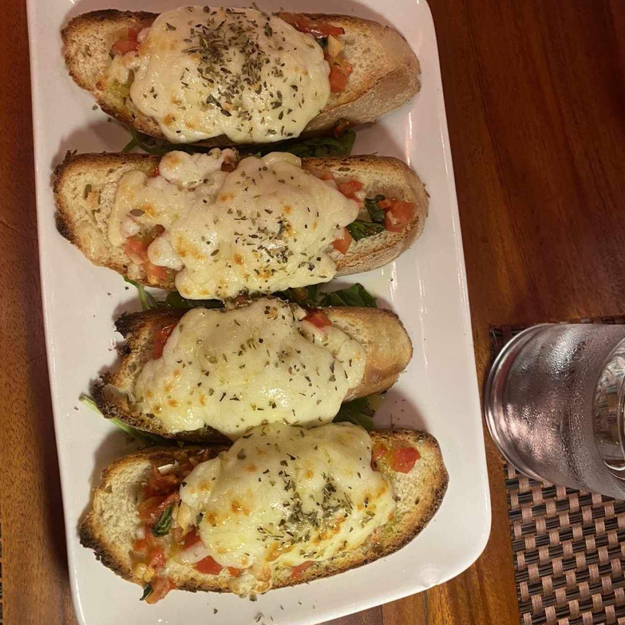 Para Compartir - Bruschetta Tricolore