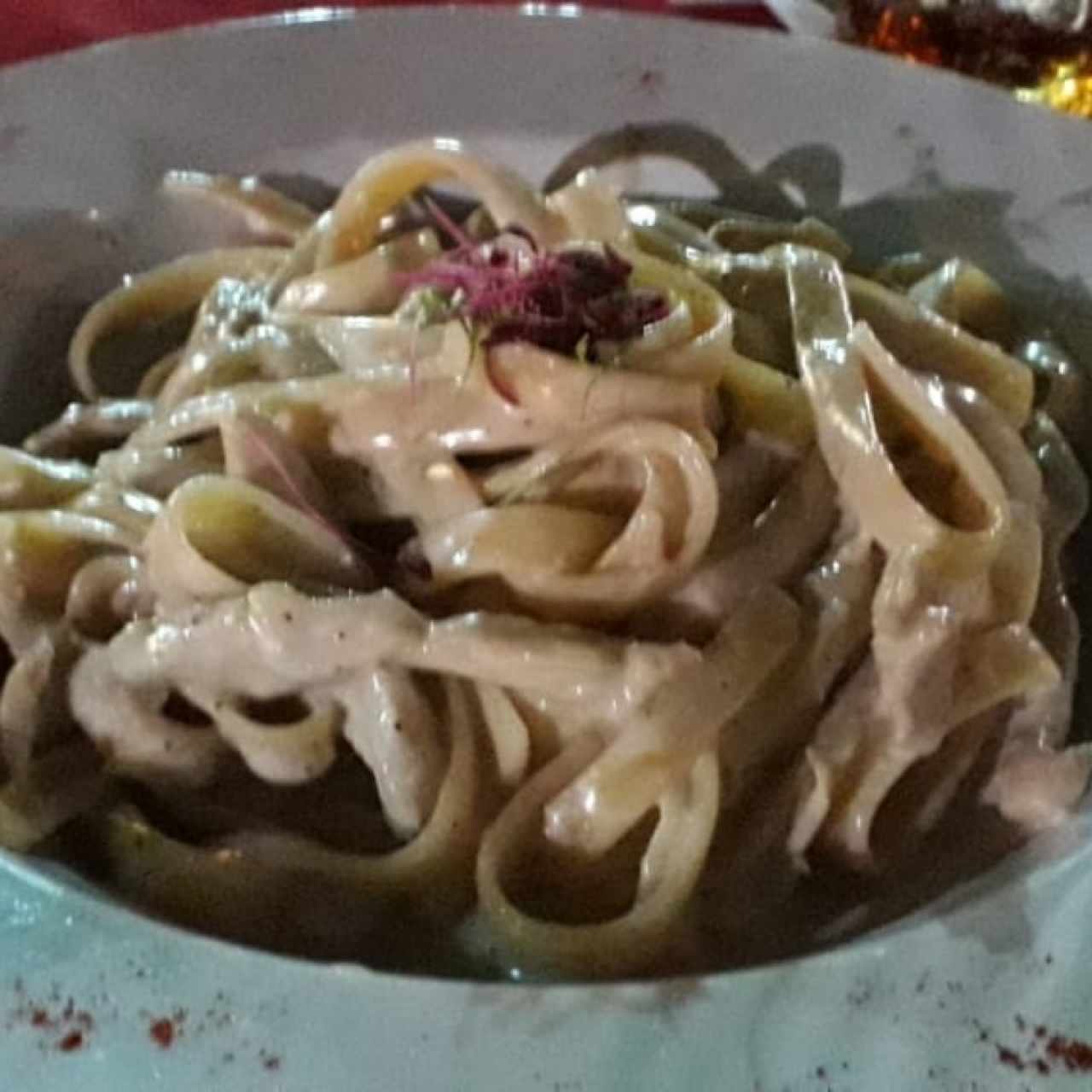 Fetuccini Alfredo con pollo