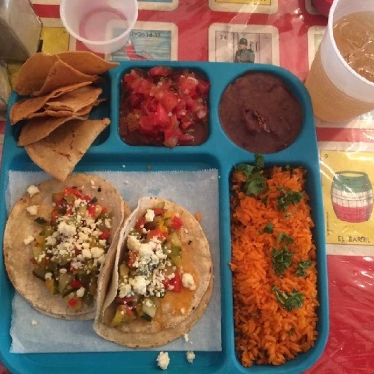 Combo con tacos vegetarianos