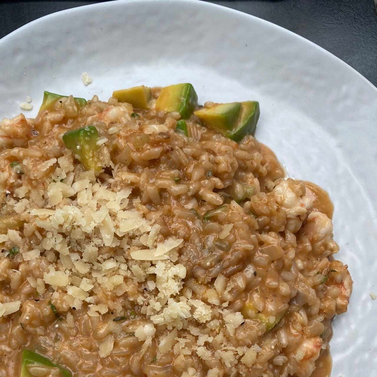 Rissotto de langostinos y aguacate