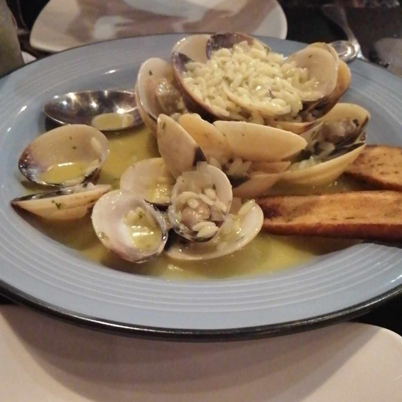 Platos fuertes - Almejas vongole