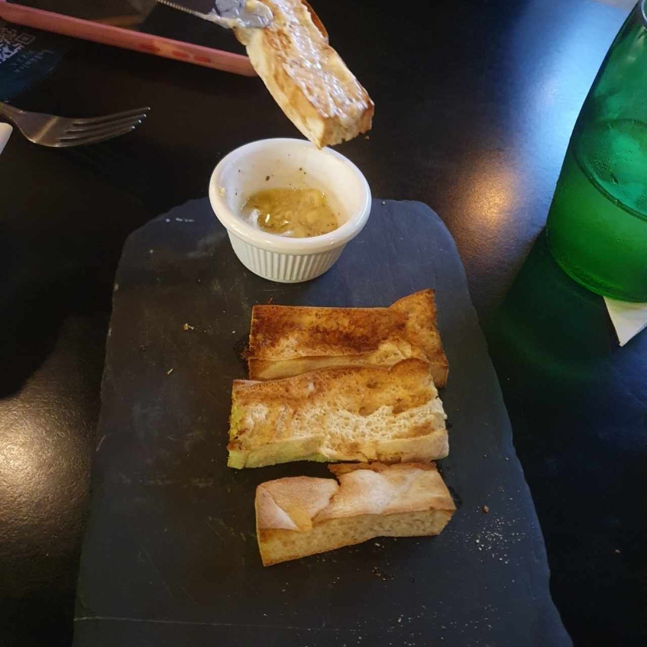 pan con ajo cortesía