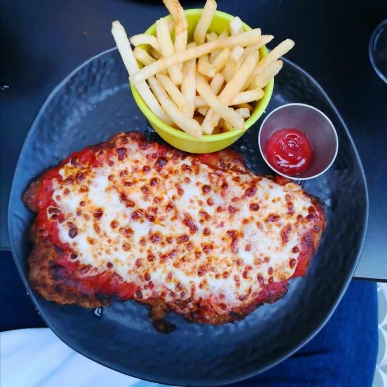 Milanesa de res parmesano