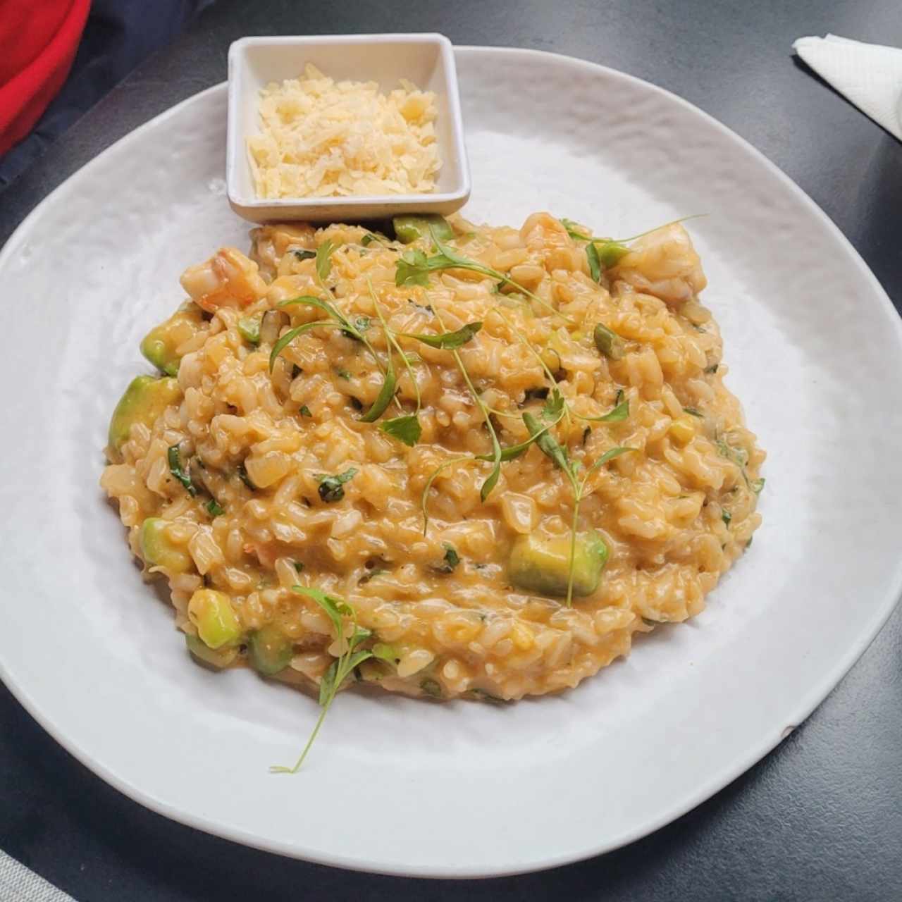 Rissotto de langostinos y aguacate